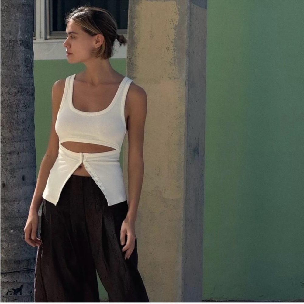 Zara ribbed top with opening